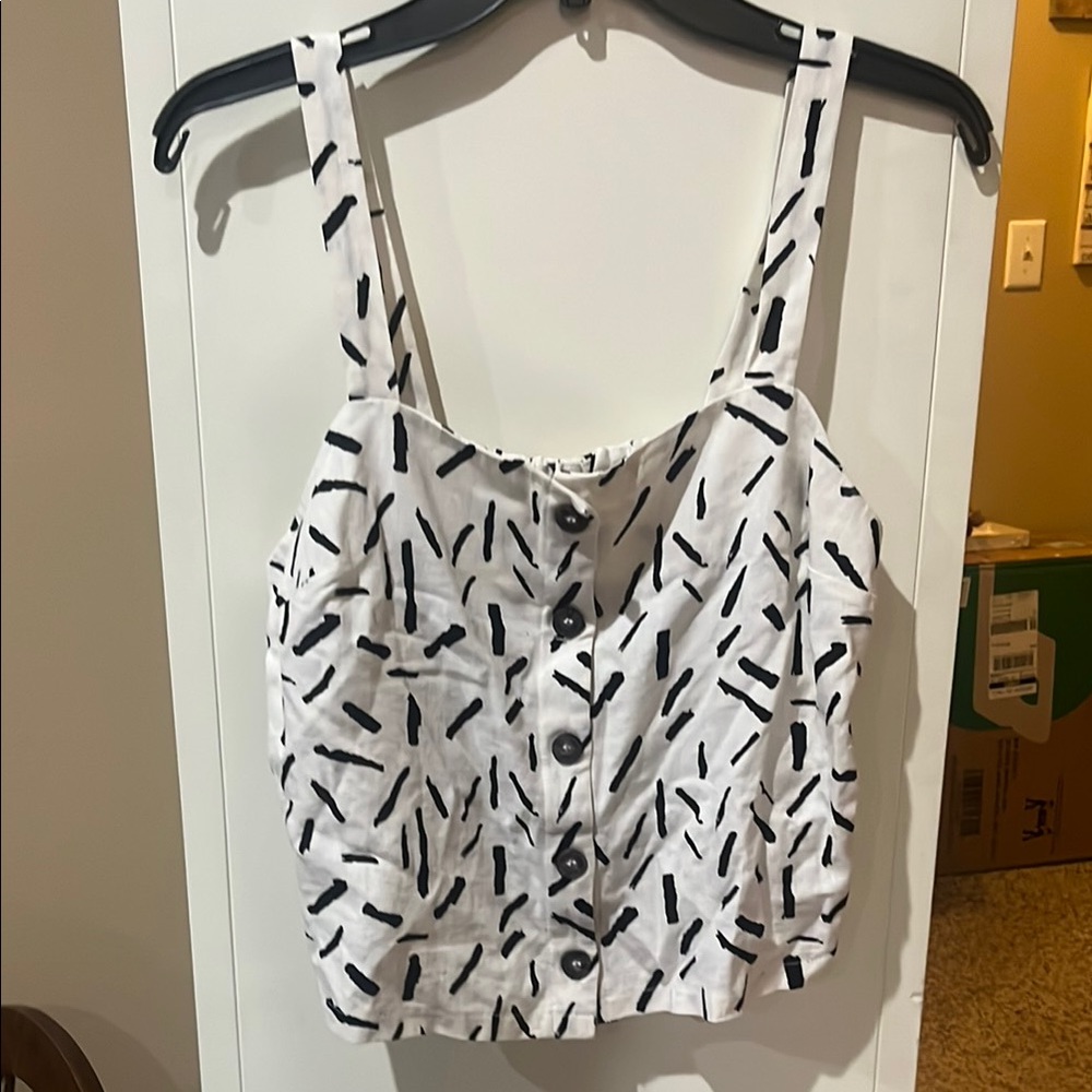 Lush Black and White Sleeveless Crop Tank Top
